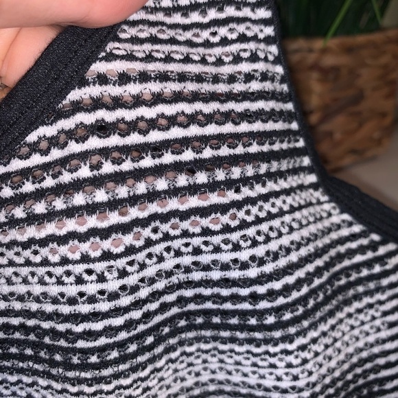 Athleta Scoop Neck Ribbed Black and White Striped Active Tank Size large - Picture 3 of 5
